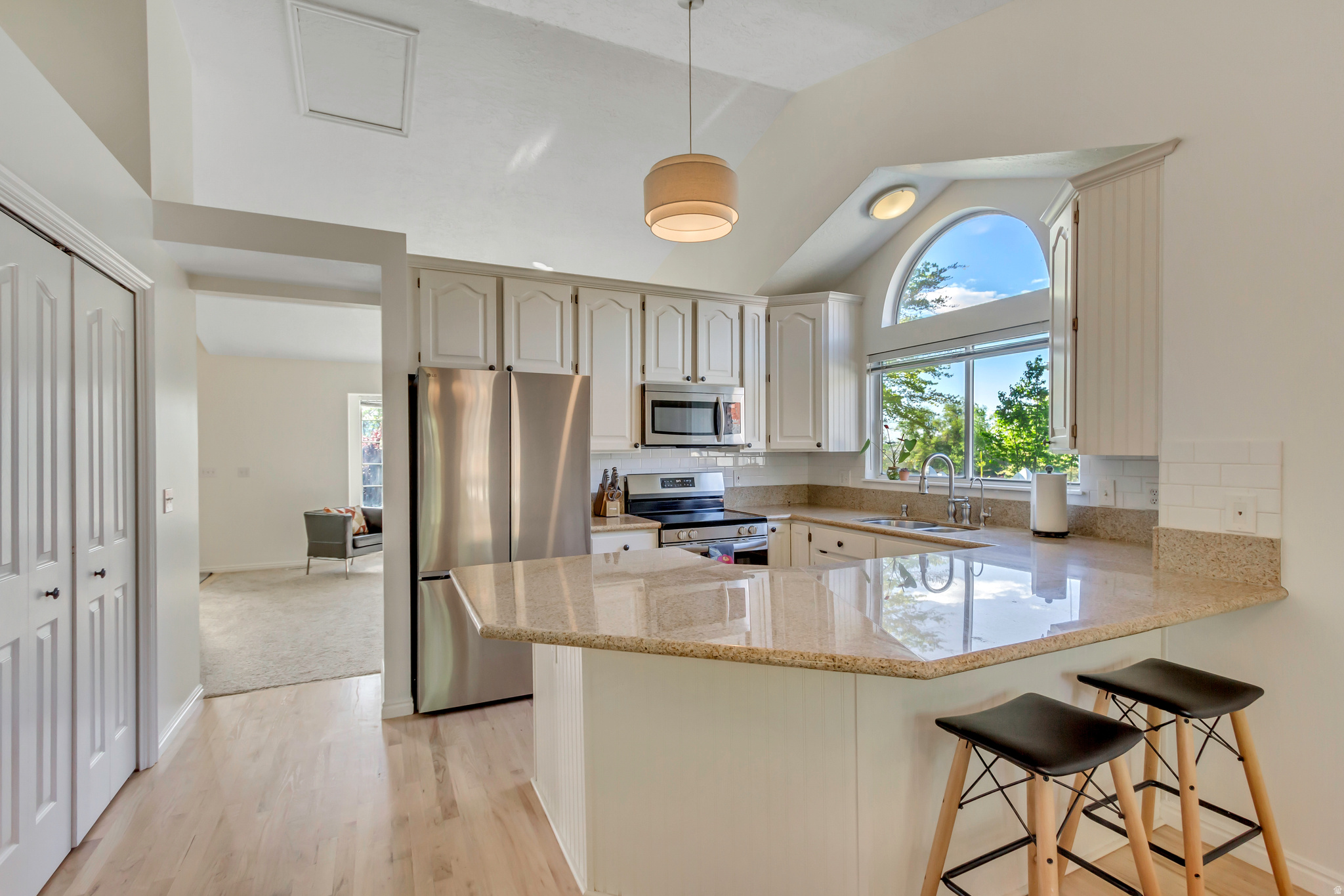 VICTORS POND - Residential