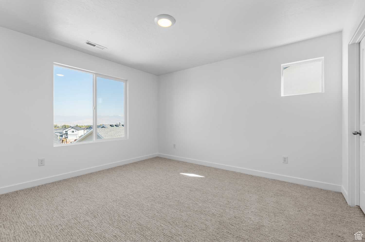 GATEWAY TO LITTLE VALLEY - Residential