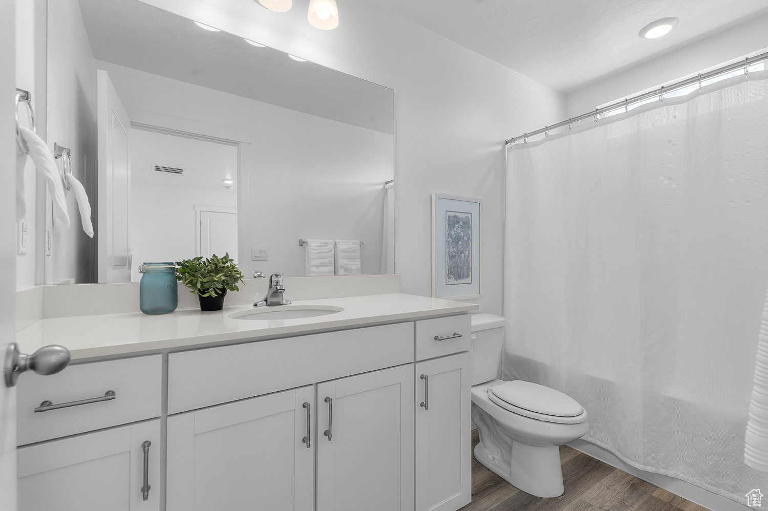 GATEWAY TO LITTLE VALLEY - Residential
