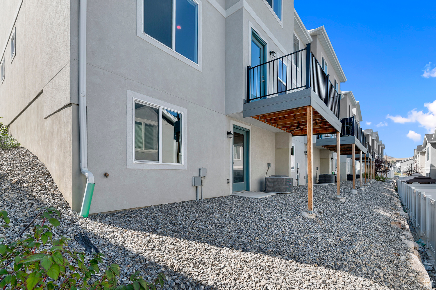 GATEWAY TO LITTLE VALLEY - Residential