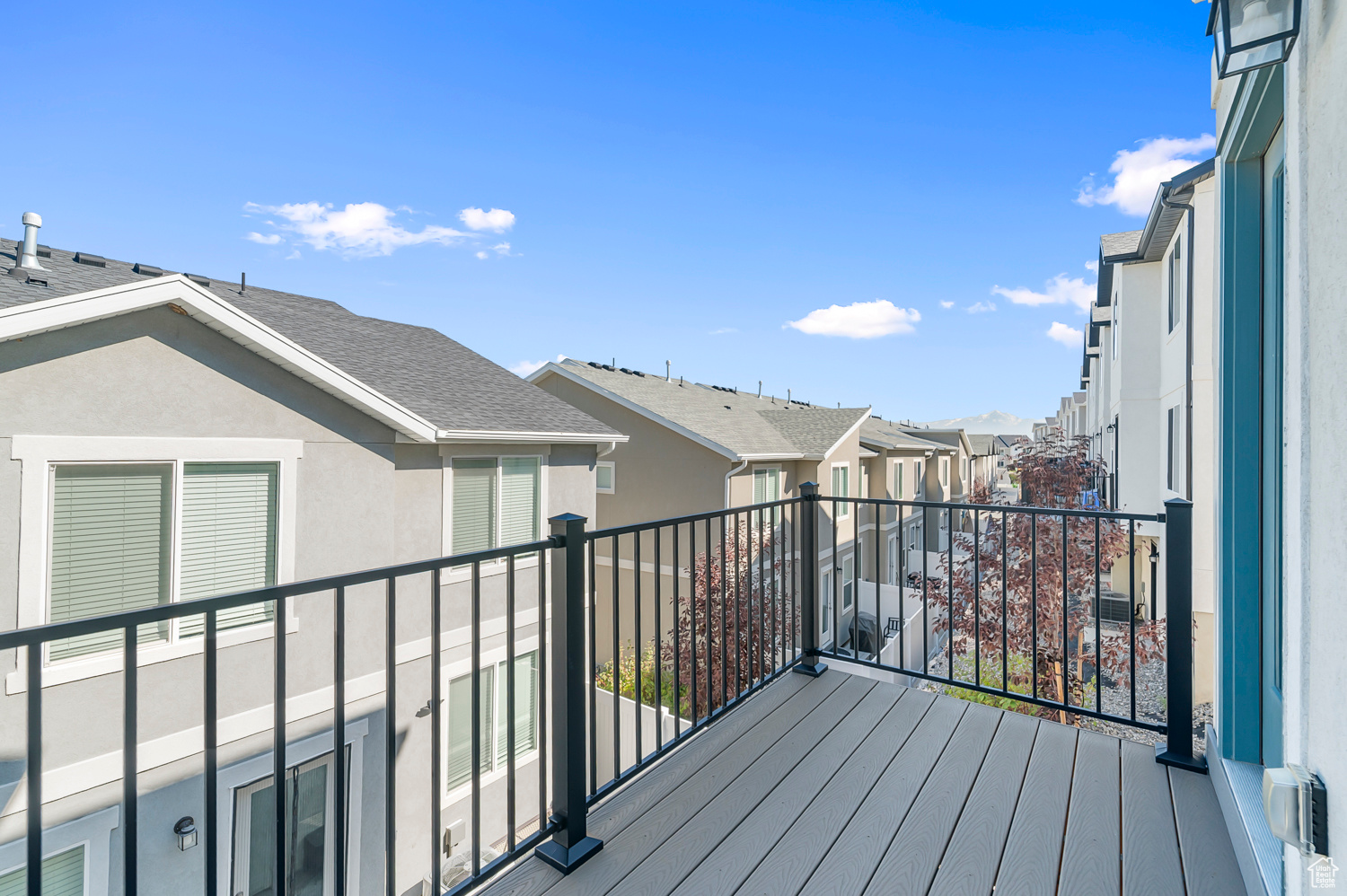 GATEWAY TO LITTLE VALLEY - Residential