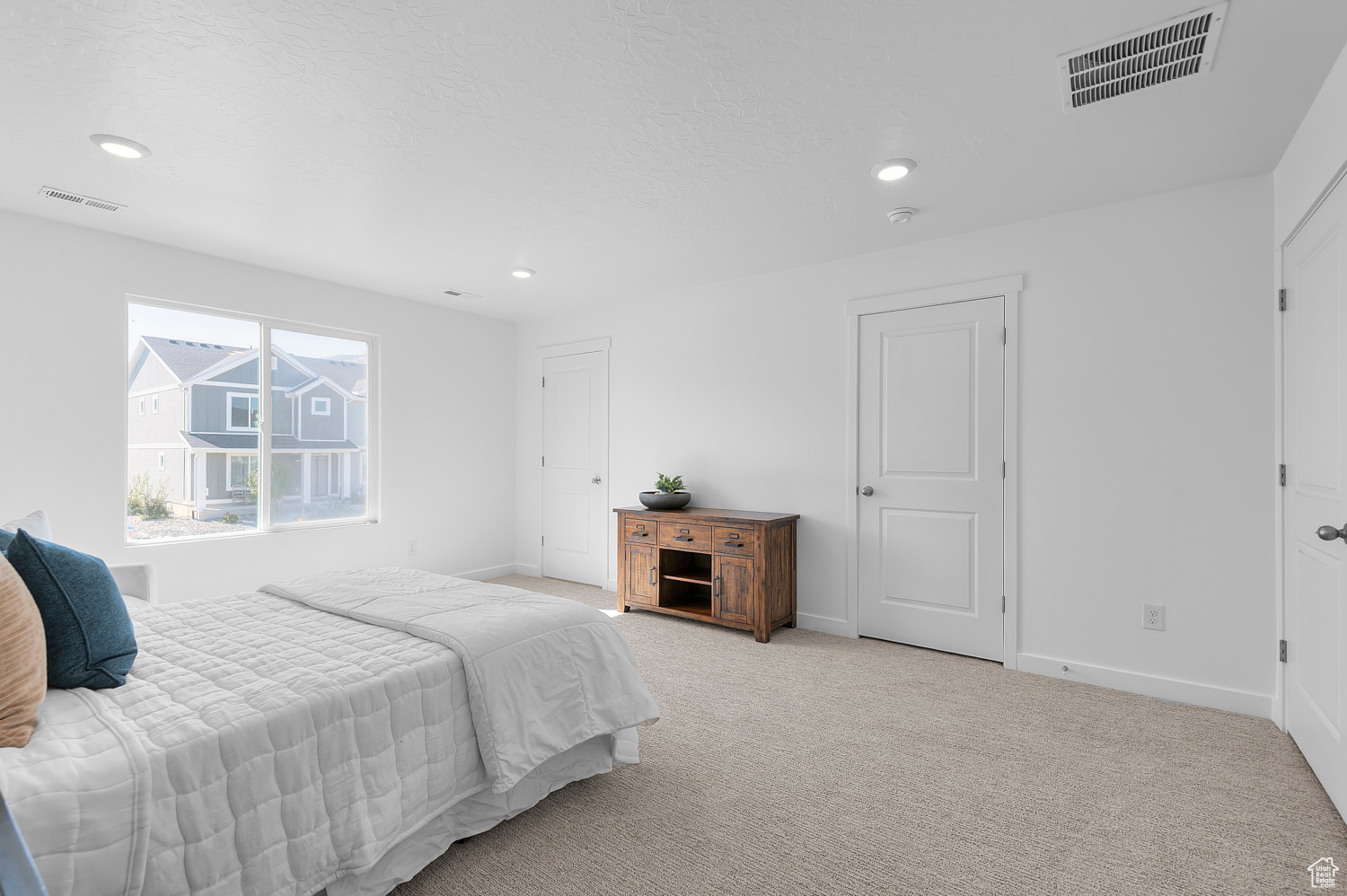 GATEWAY TO LITTLE VALLEY - Residential
