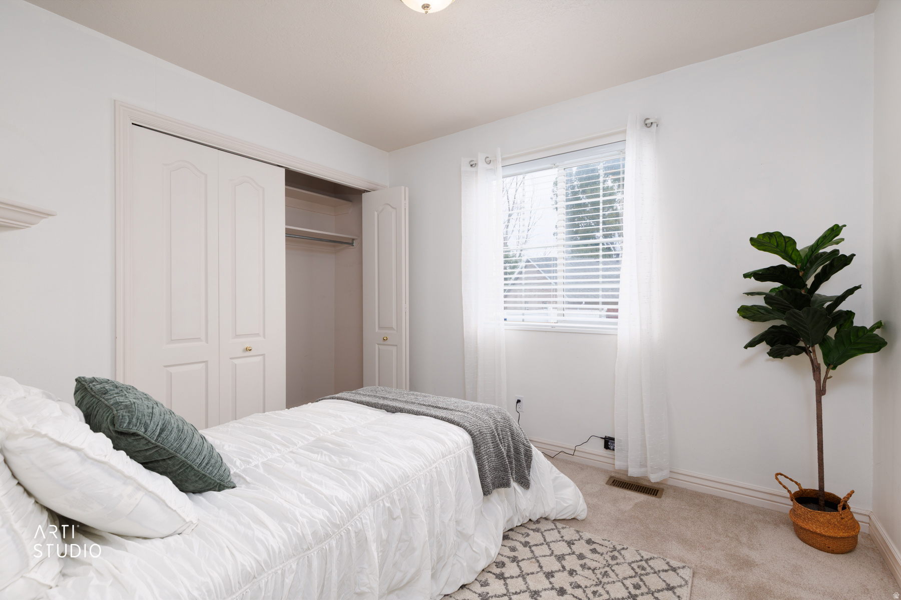 LYNBROOK SUBDIVISION - Residential Income