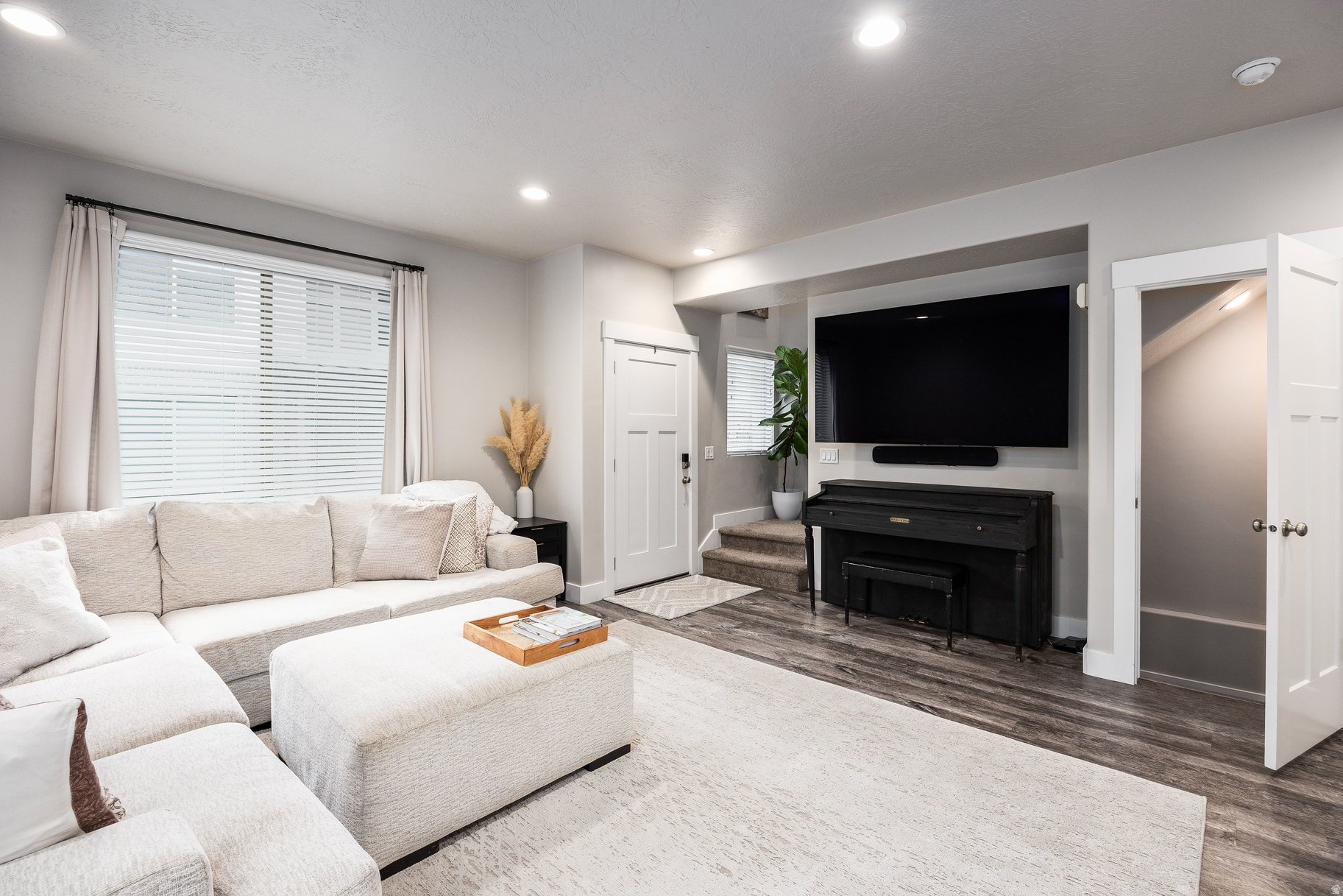 RIVERTON PEAKS - Residential