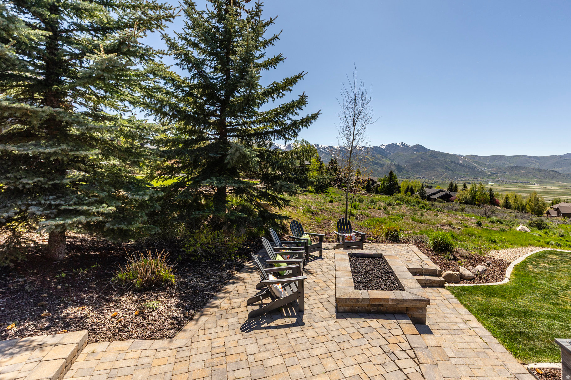 MOUNTAIN RANCH ESTATES - Residential