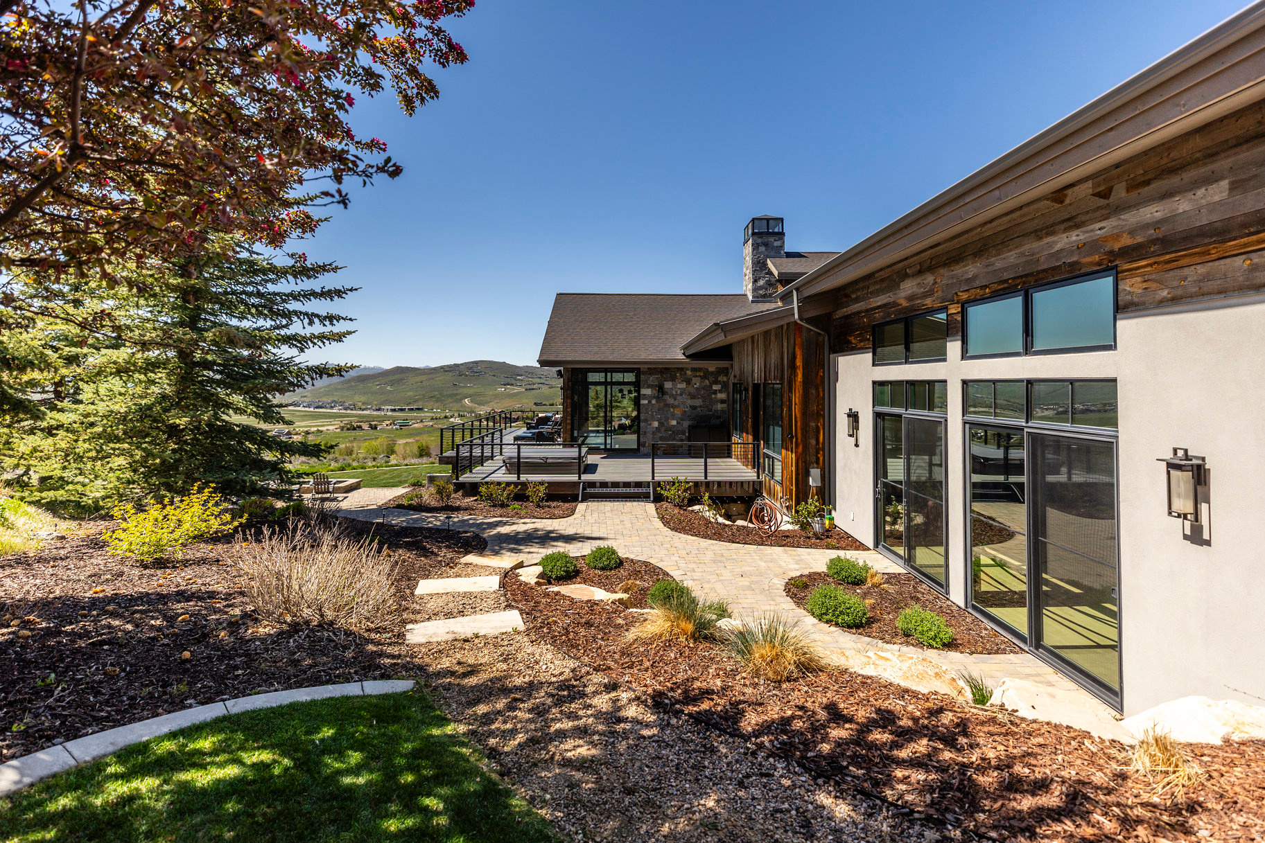 MOUNTAIN RANCH ESTATES - Residential