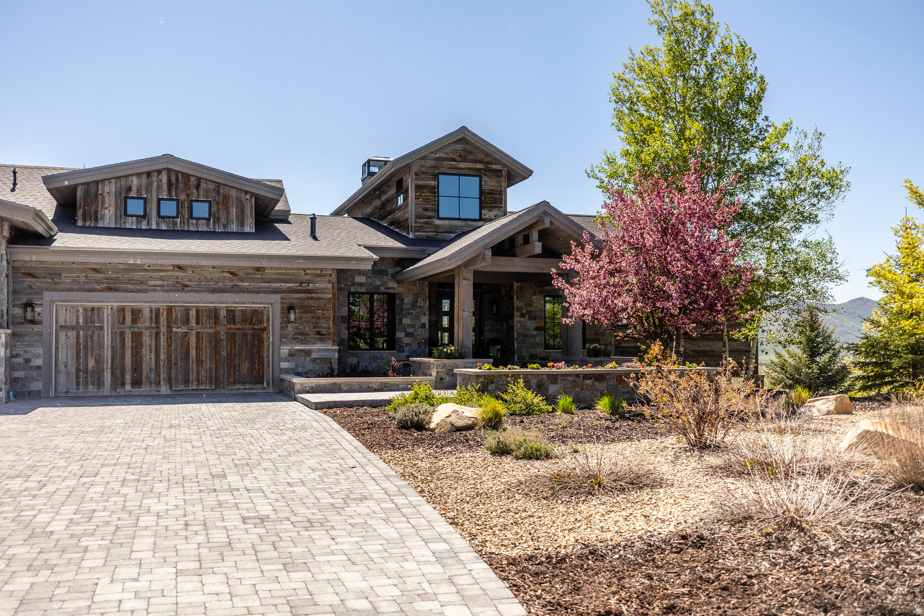 MOUNTAIN RANCH ESTATES - Residential