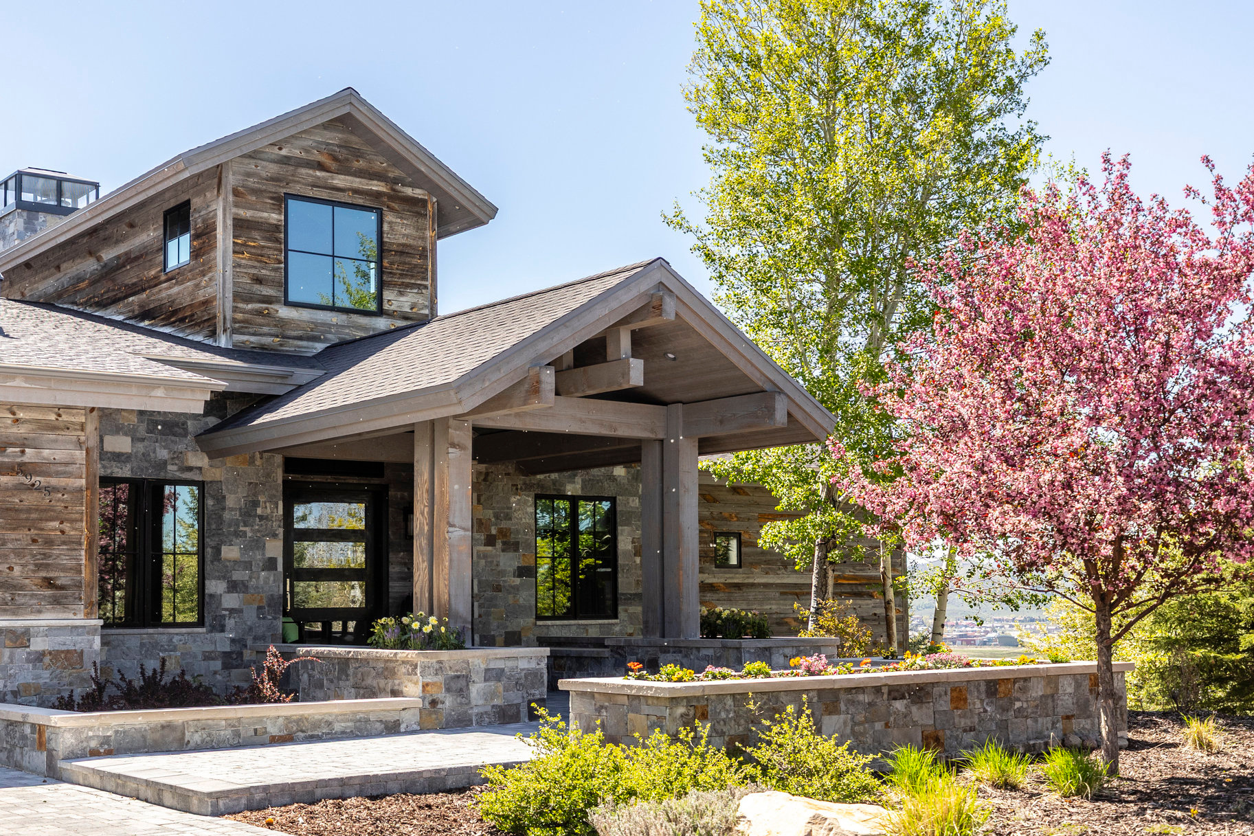 MOUNTAIN RANCH ESTATES - Residential