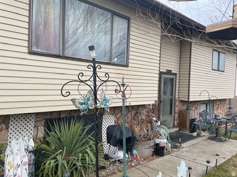 Photo of 5514 W PLANADA WAY S, Kearns, UT 84118 (MLS # 2133854)