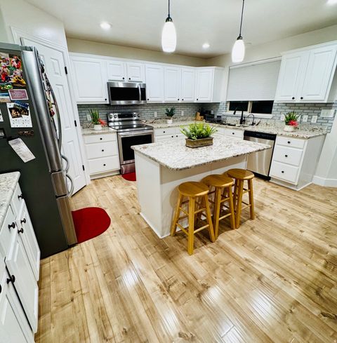 Tiny photo for 1092 S CINNAMON RIDGE DR, Provo, UT 84606 (MLS # 2160451)