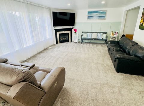 Tiny photo for 1092 S CINNAMON RIDGE DR, Provo, UT 84606 (MLS # 2160451)