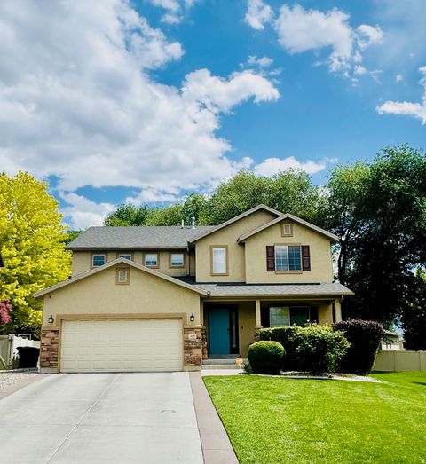 Photo of 1092 S CINNAMON RIDGE DR, Provo, UT 84606 (MLS # 2160451)