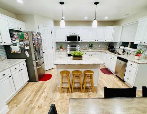 Tiny photo for 1092 S CINNAMON RIDGE DR, Provo, UT 84606 (MLS # 2160451)