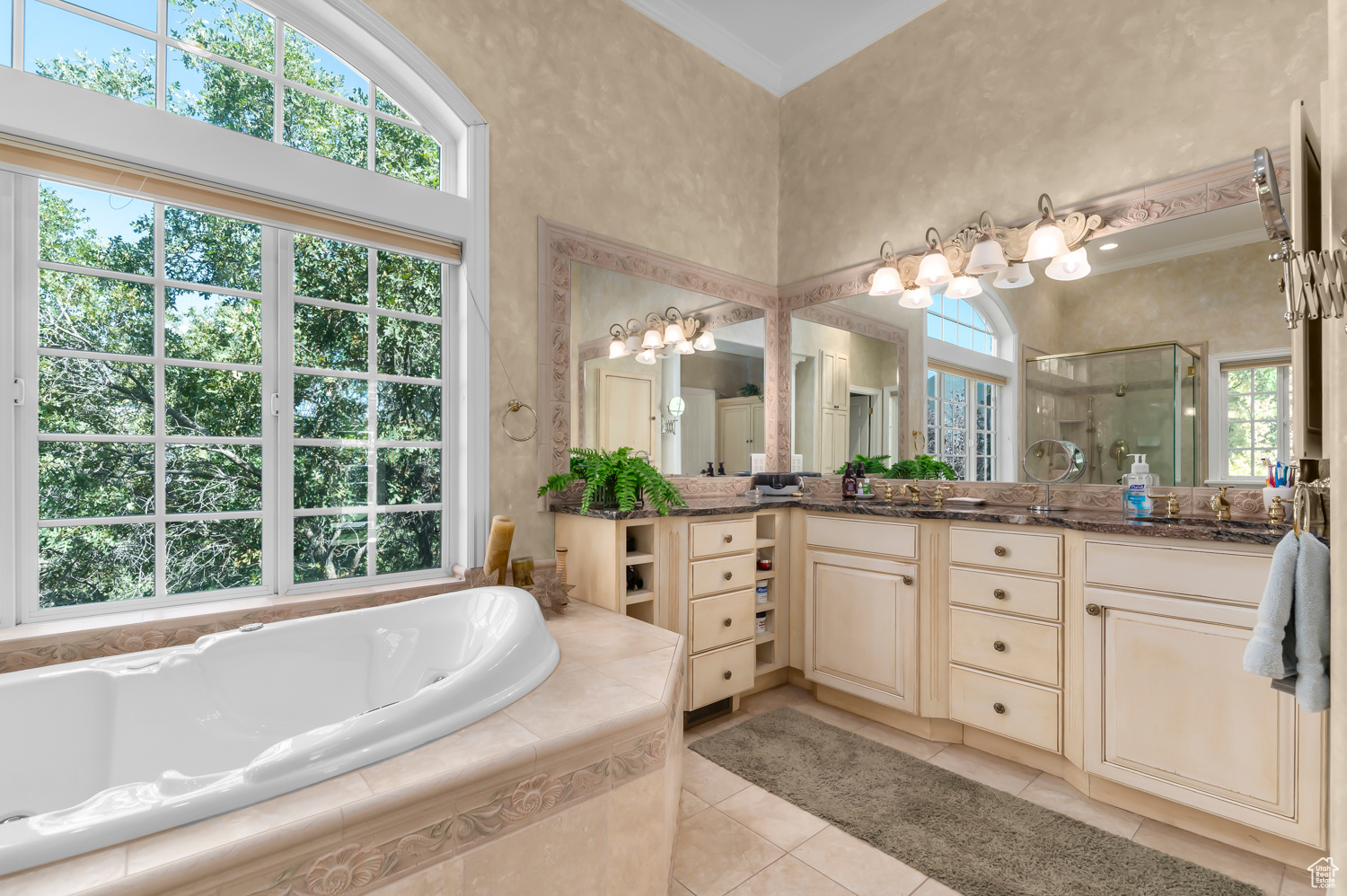 DEER HOLLOW - Residential