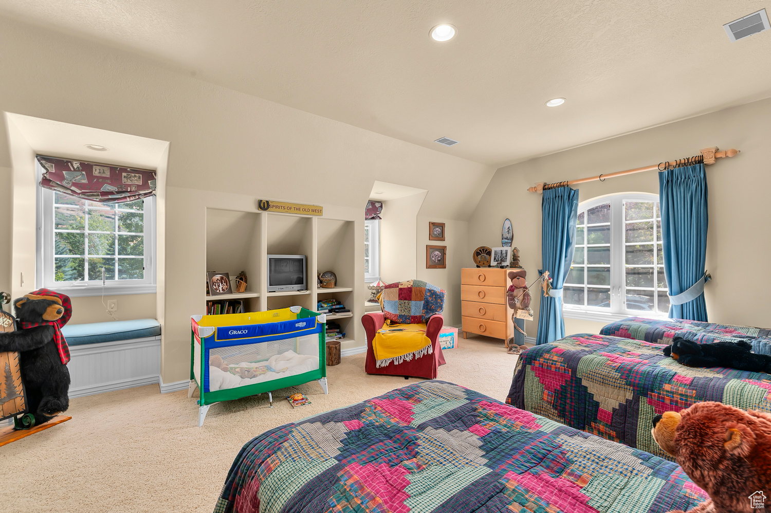 DEER HOLLOW - Residential