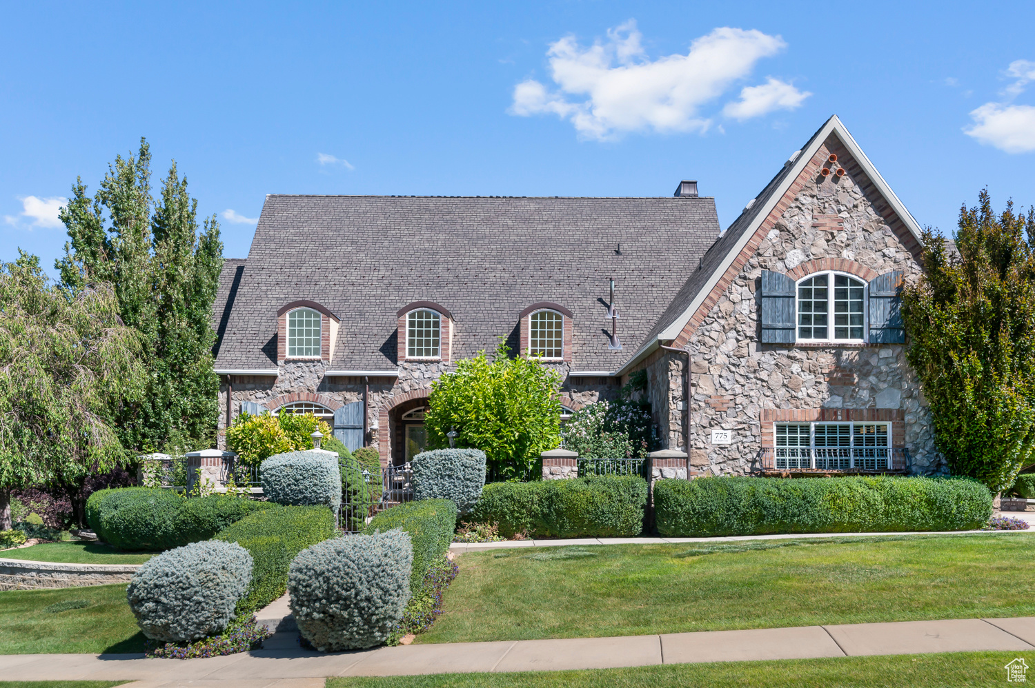 DEER HOLLOW - Residential