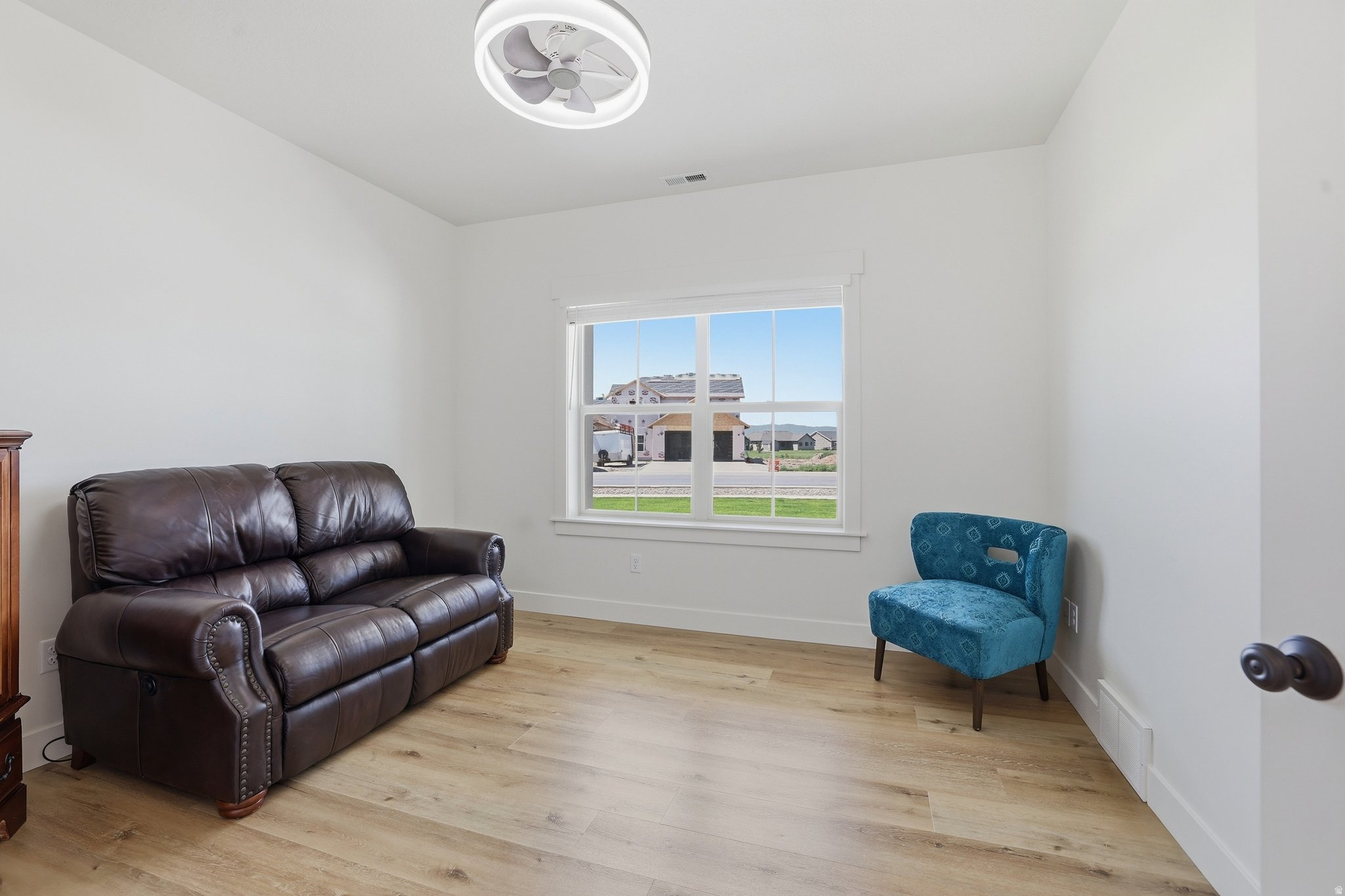 COUNTRY CLUB - Residential