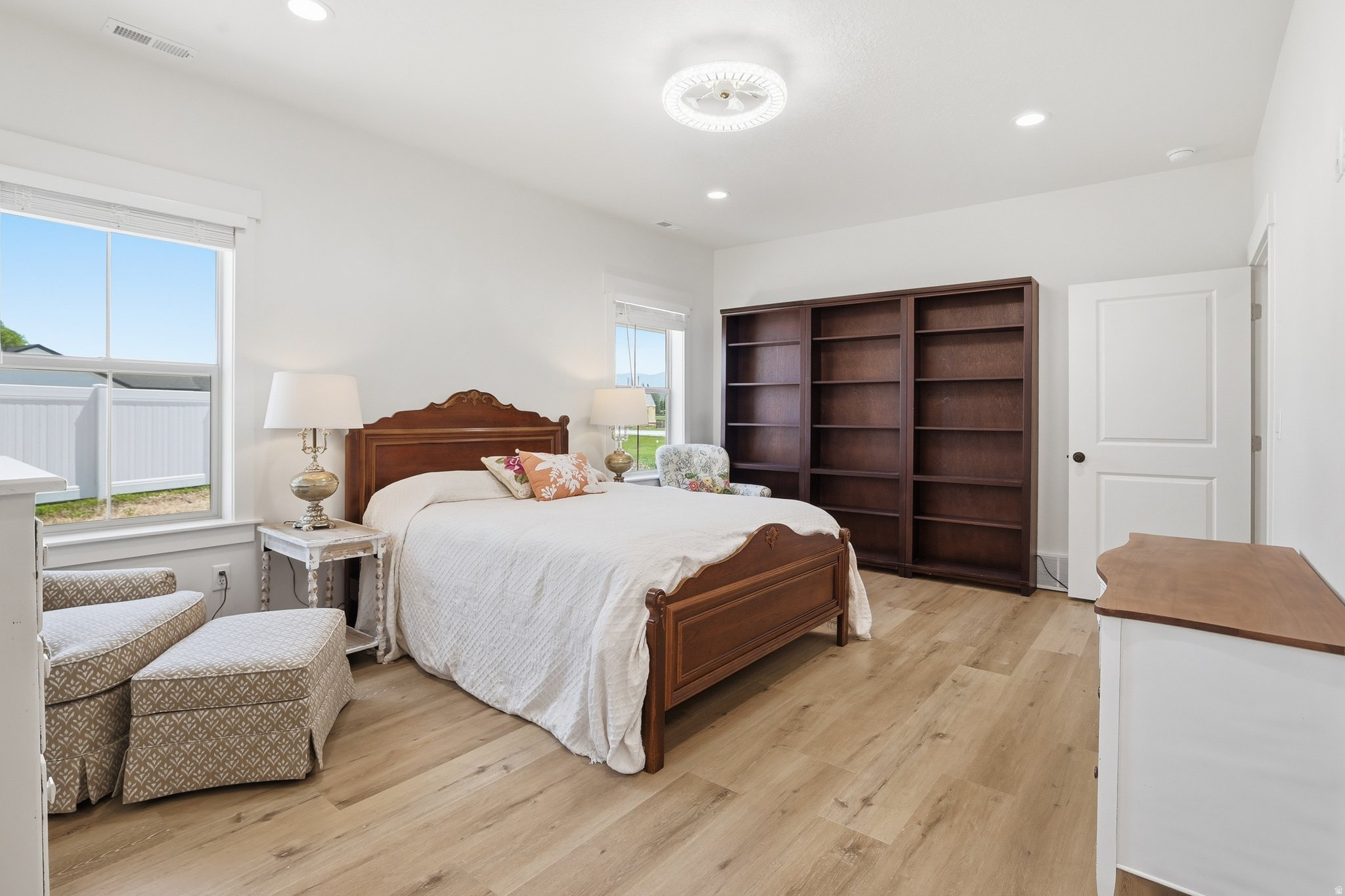 COUNTRY CLUB - Residential
