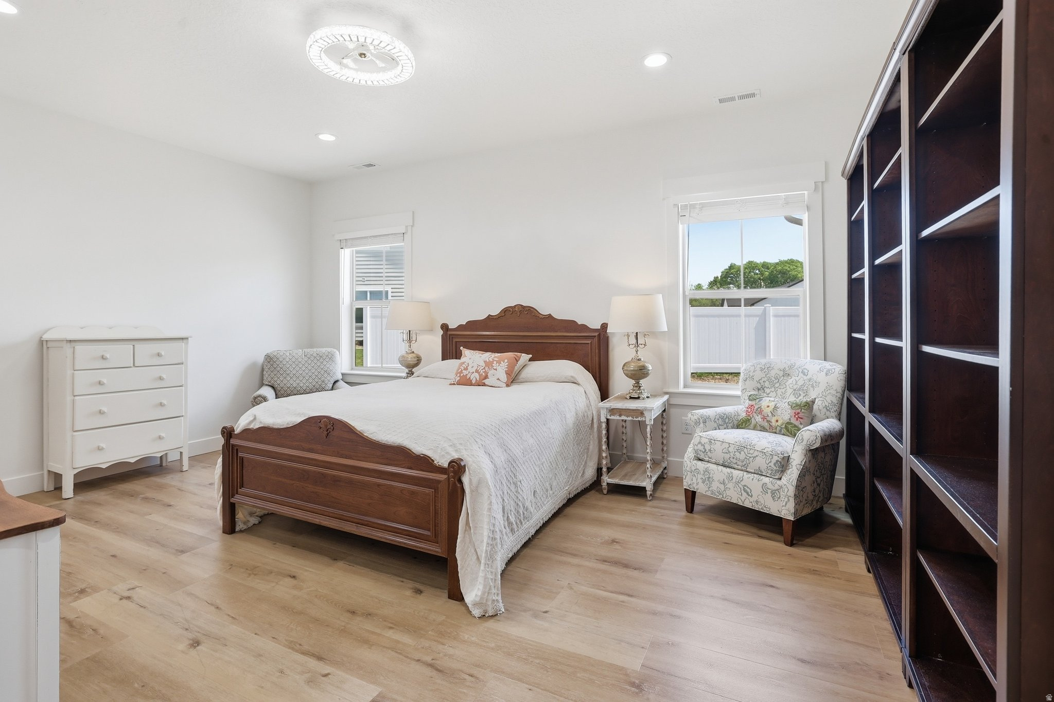 COUNTRY CLUB - Residential