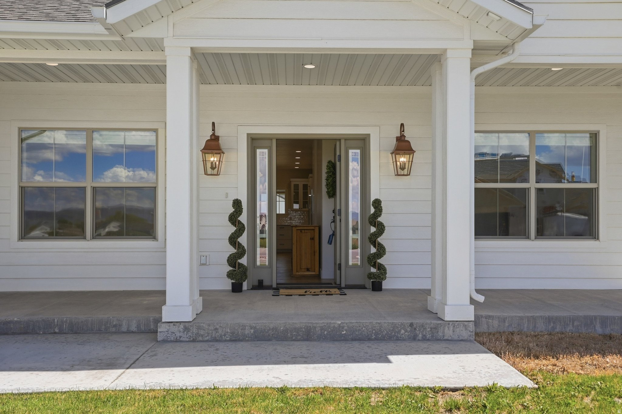 COUNTRY CLUB - Residential