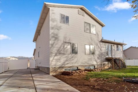 Tiny photo for 1201 N 2570 W, Layton, UT 84041 (MLS # 2124611)
