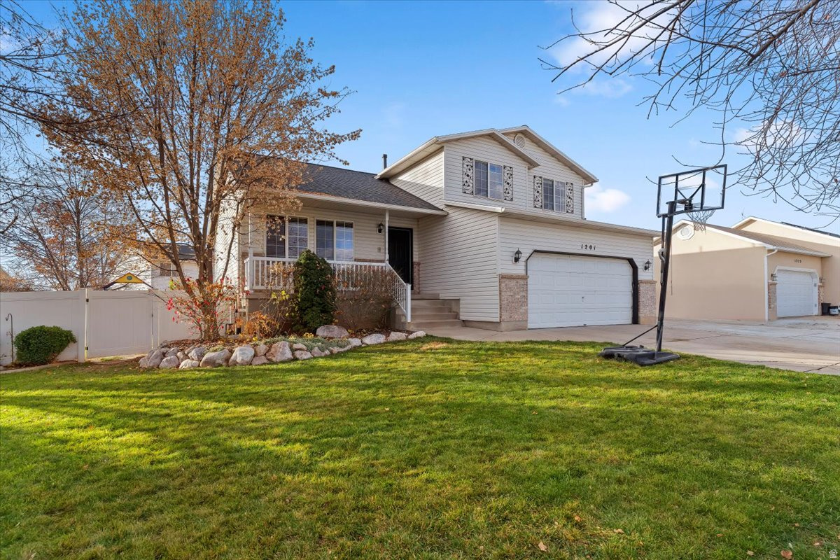 CHELSIE PARK - Residential