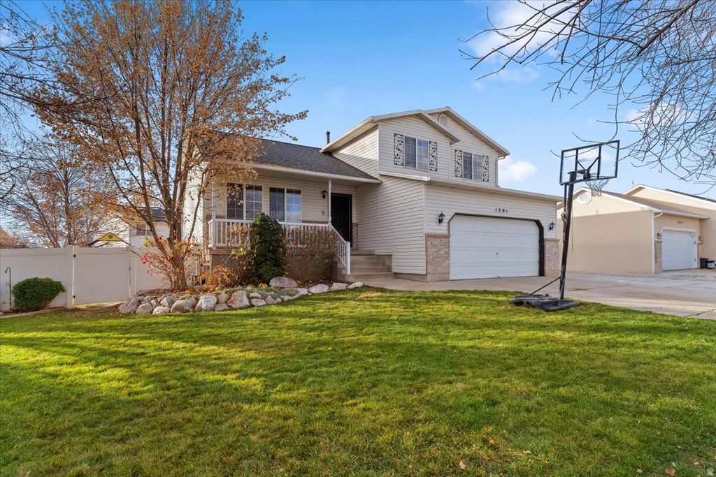 Photo for 1201 N 2570 W, Layton, UT 84041 (MLS # 2124611)