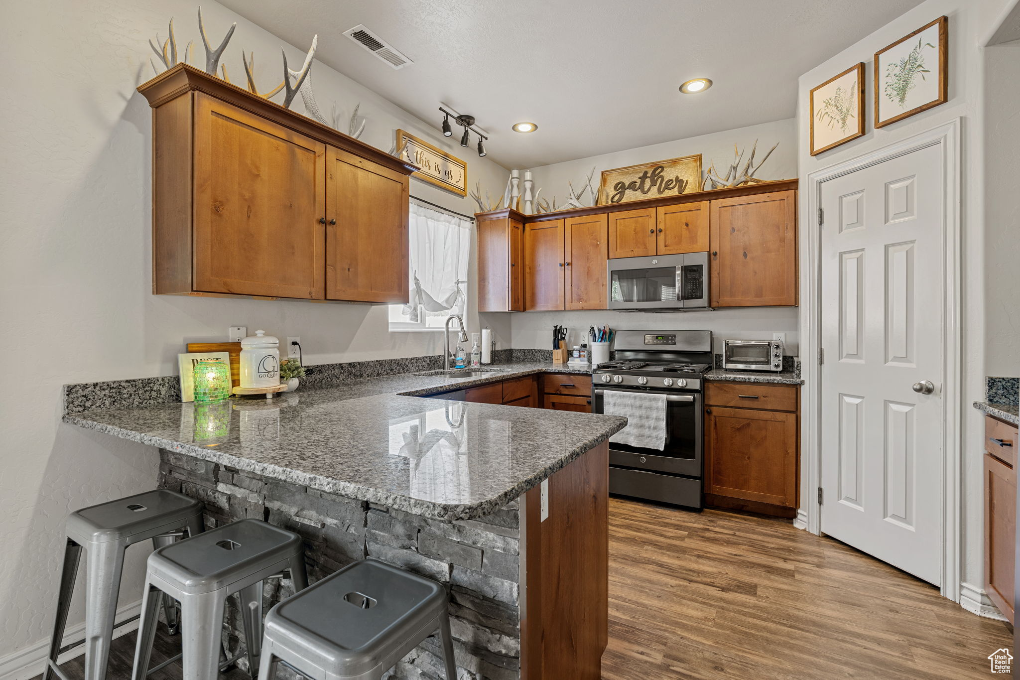 CEDAR MEADOWS SUBDIVISION - Residential