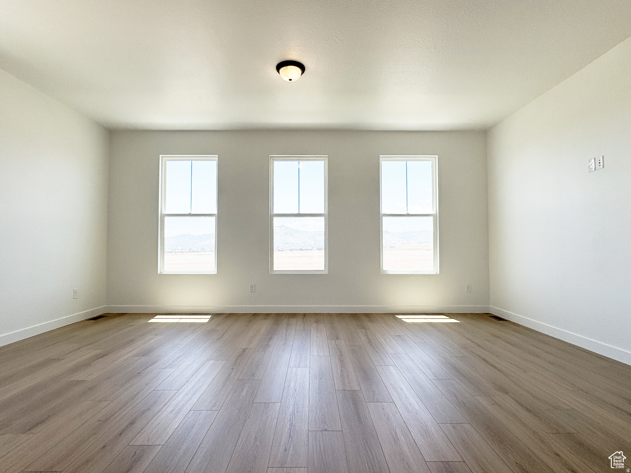 DAYBREAK - Residential