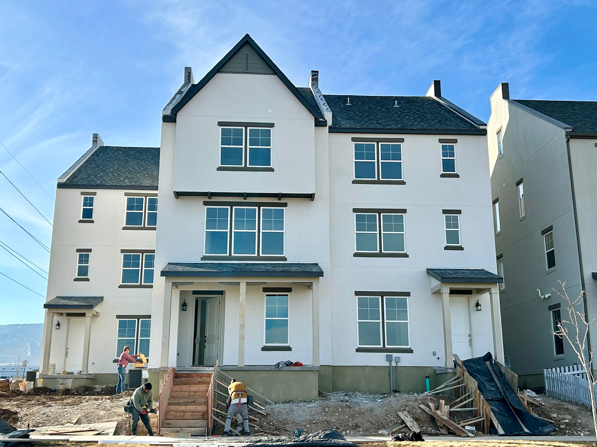 DAYBREAK - Residential