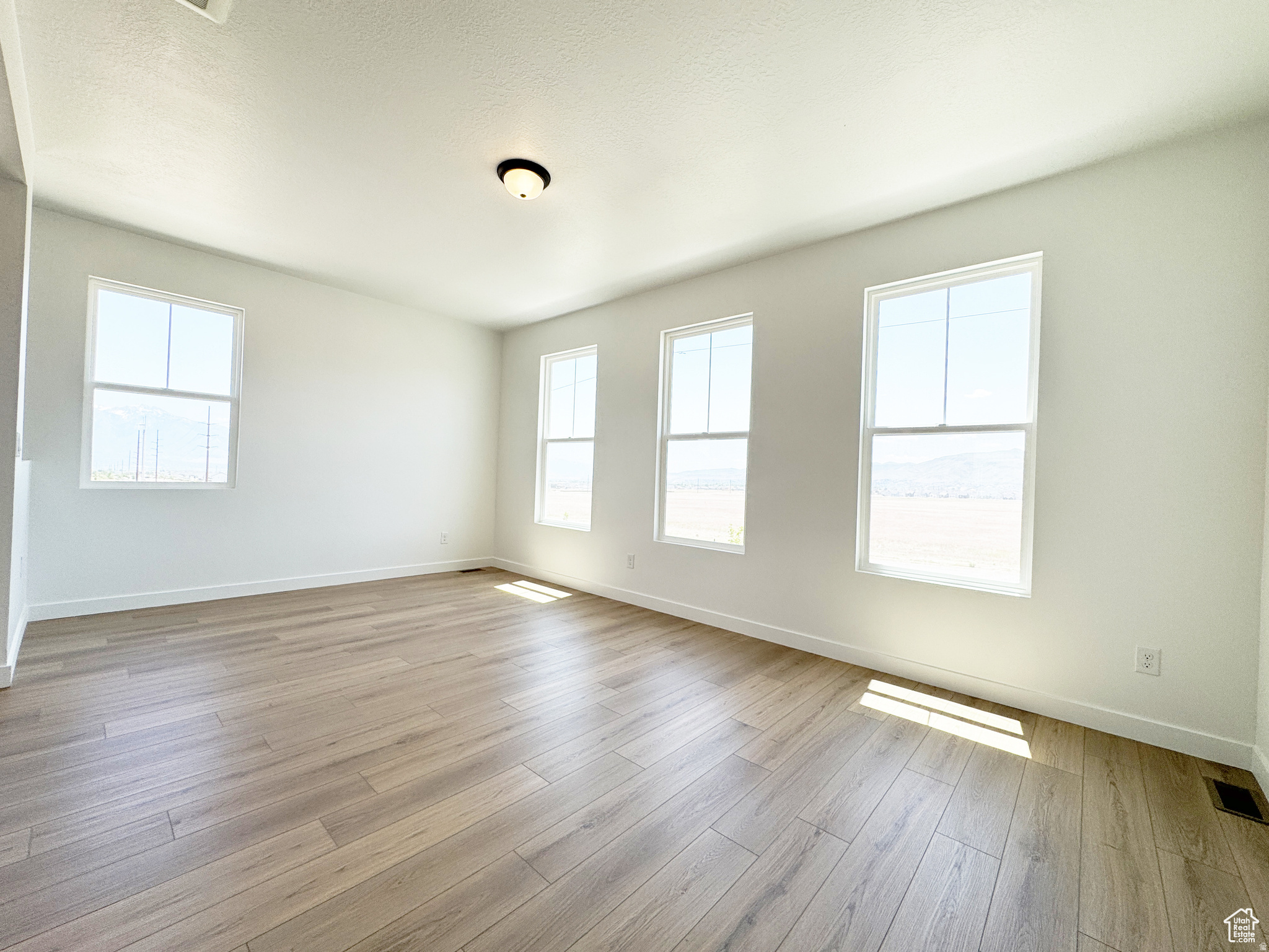 DAYBREAK - Residential