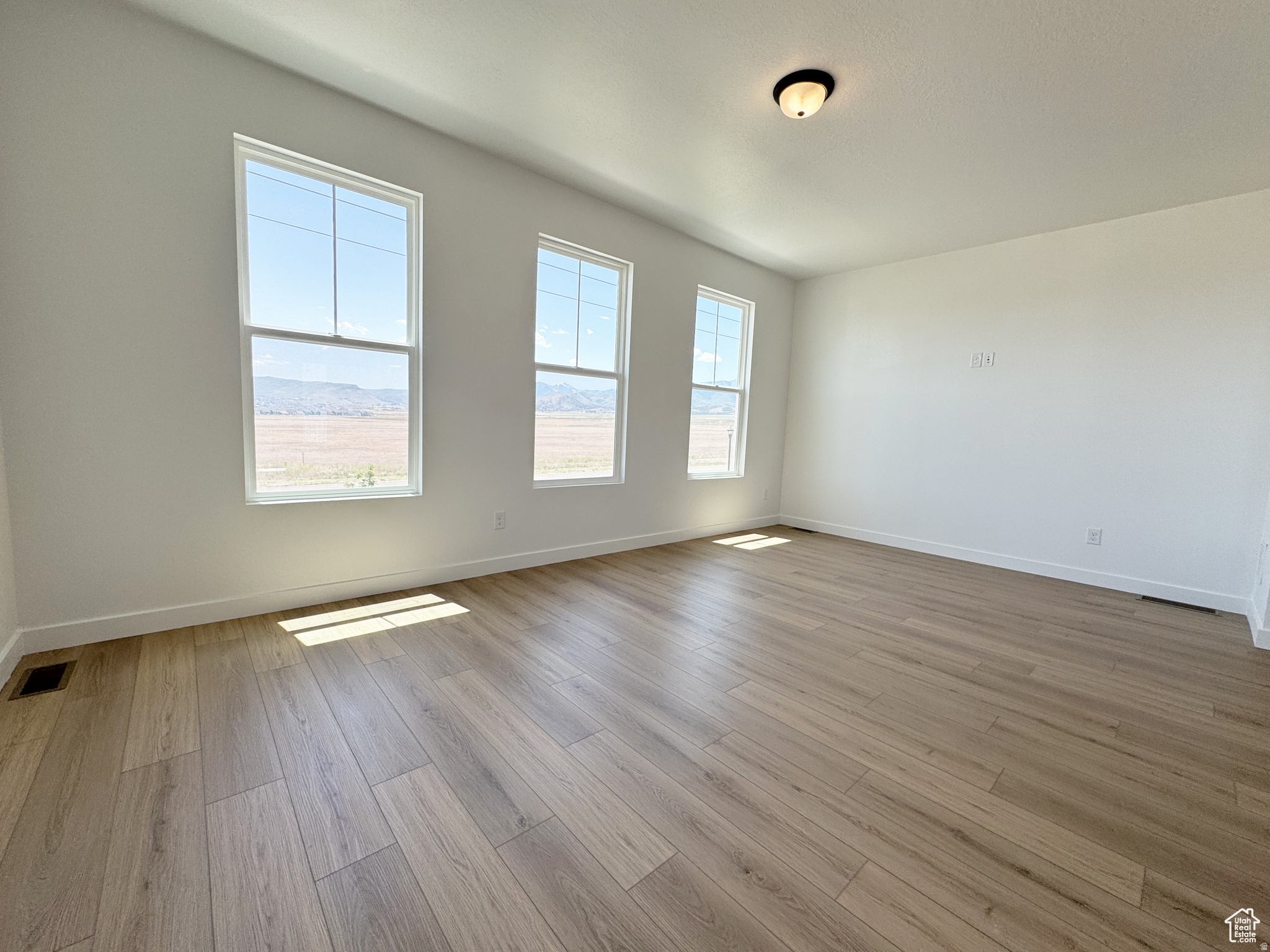 DAYBREAK - Residential