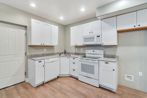 Tiny photo for 991 E 100 S, Pleasant Grove, UT 84062 (MLS # 2150006)