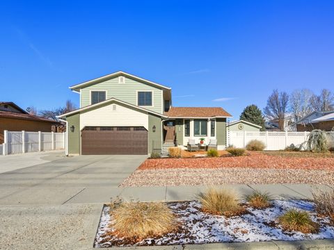 Photo of 828 W BULLION ST, Murray, UT 84123 (MLS # 2130172)