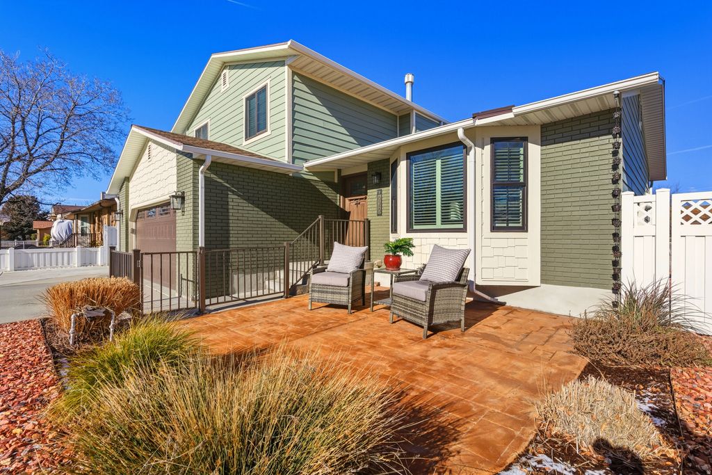 Photo of 828 W BULLION ST, Murray, UT 84123 (MLS # 2130172)