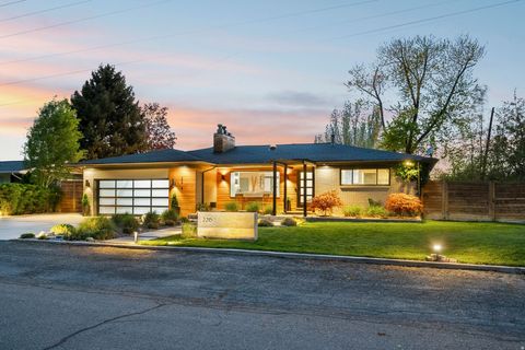 Tiny photo for 2215 N 1400 E, Provo, UT 84604 (MLS # 2151238)