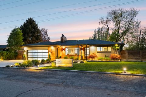 Tiny photo for 2215 N 1400 E, Provo, UT 84604 (MLS # 2151238)