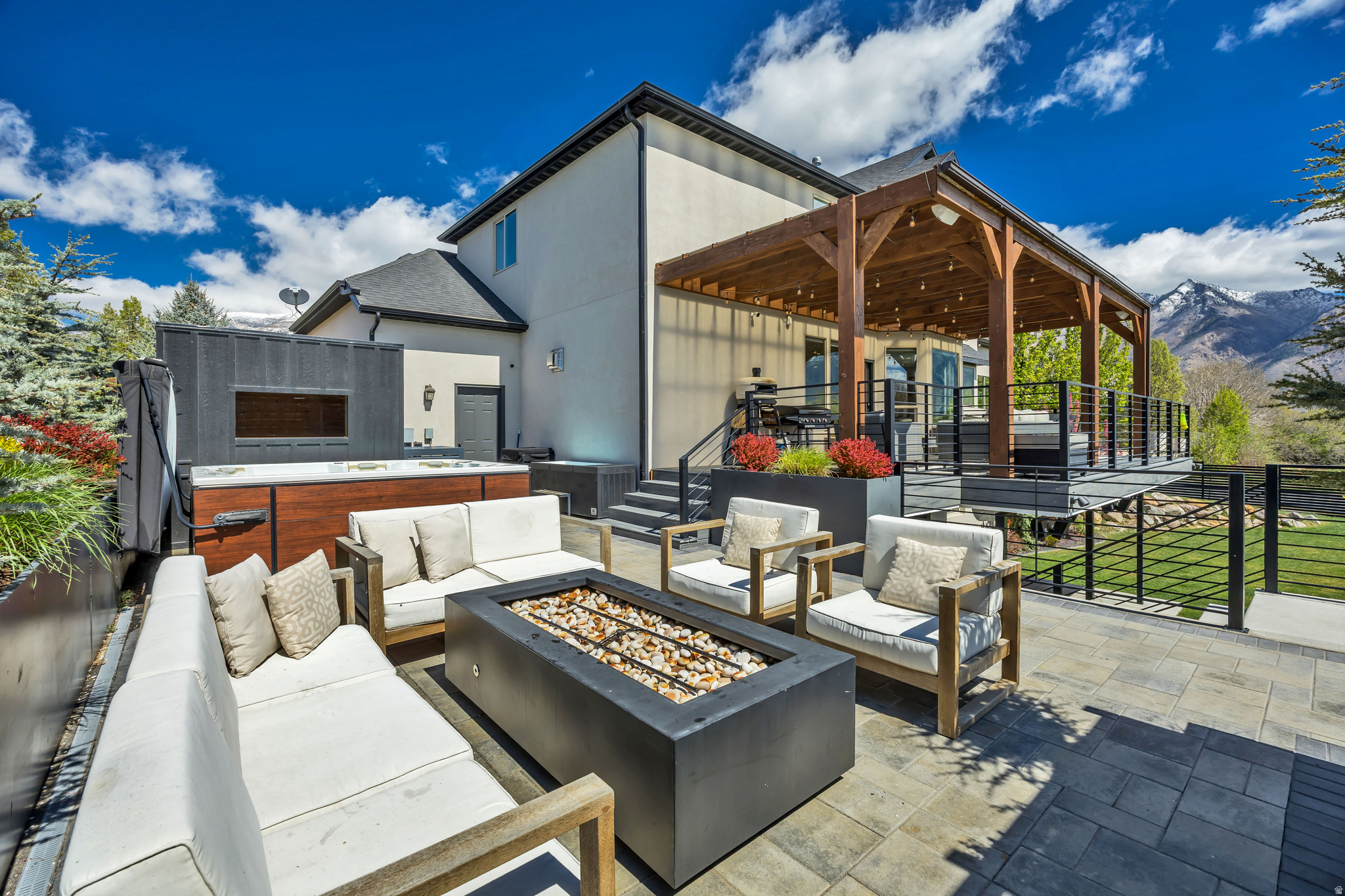 BEACON HILL - Residential