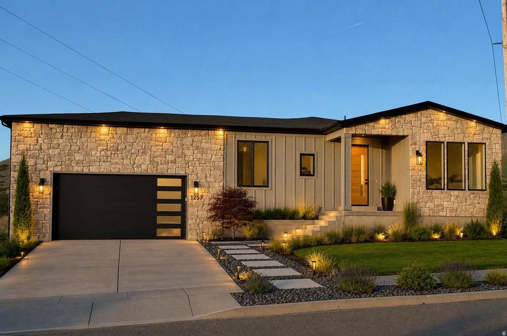 Photo of 905 SETTLEMENT CANYON RD, Tooele, UT 84074 (MLS # 2161379)