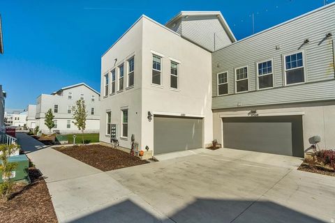 Tiny photo for 11207 S KESTREL RISE RD, South Jordan, UT 84009 (MLS # 2138250)
