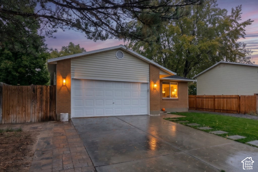 Photo of 753 E SANDY DUNES DR S, Sandy, UT 84094 (MLS # 2193526)