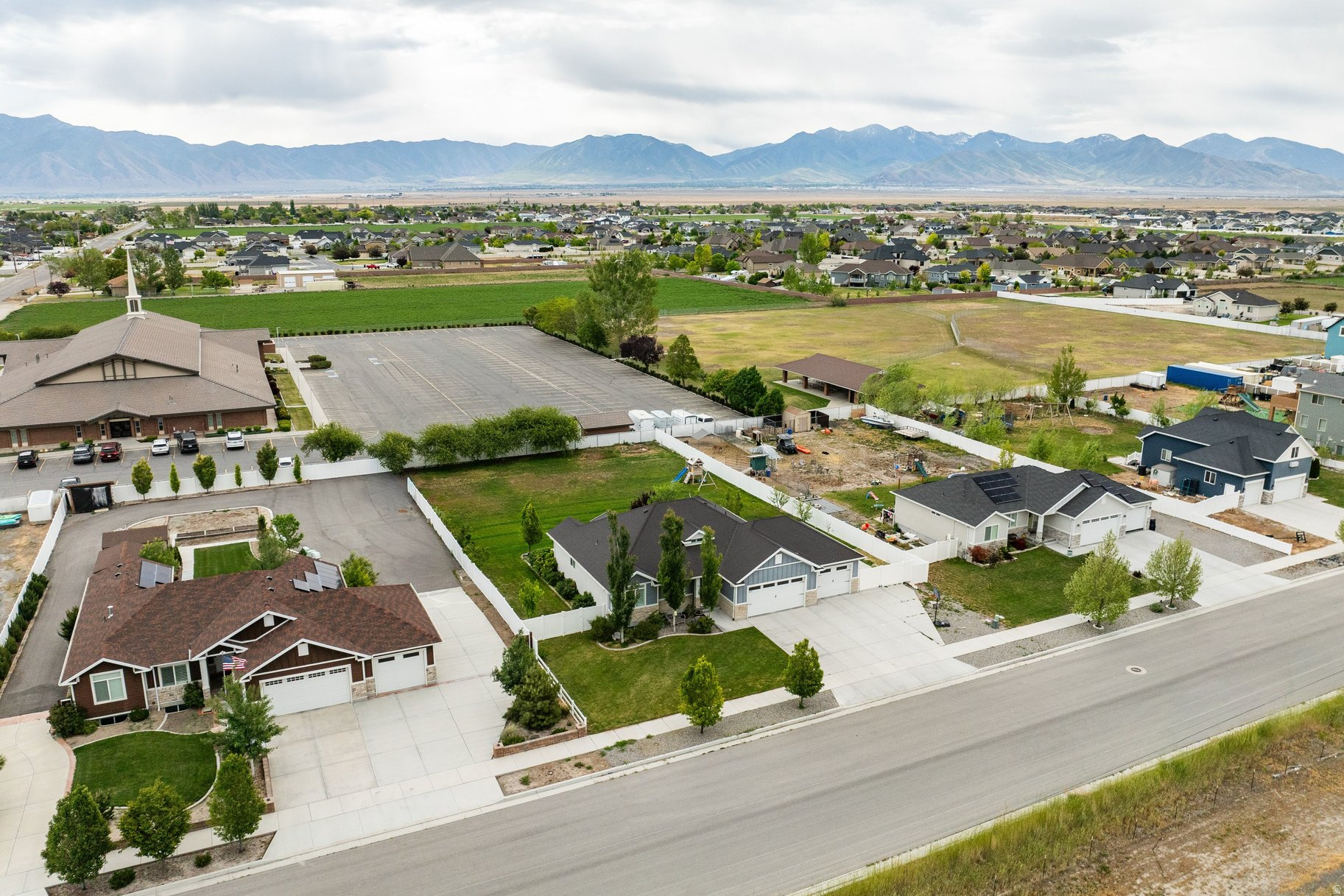 LOOKOUT RIDGE SUBDIVISION - Residential