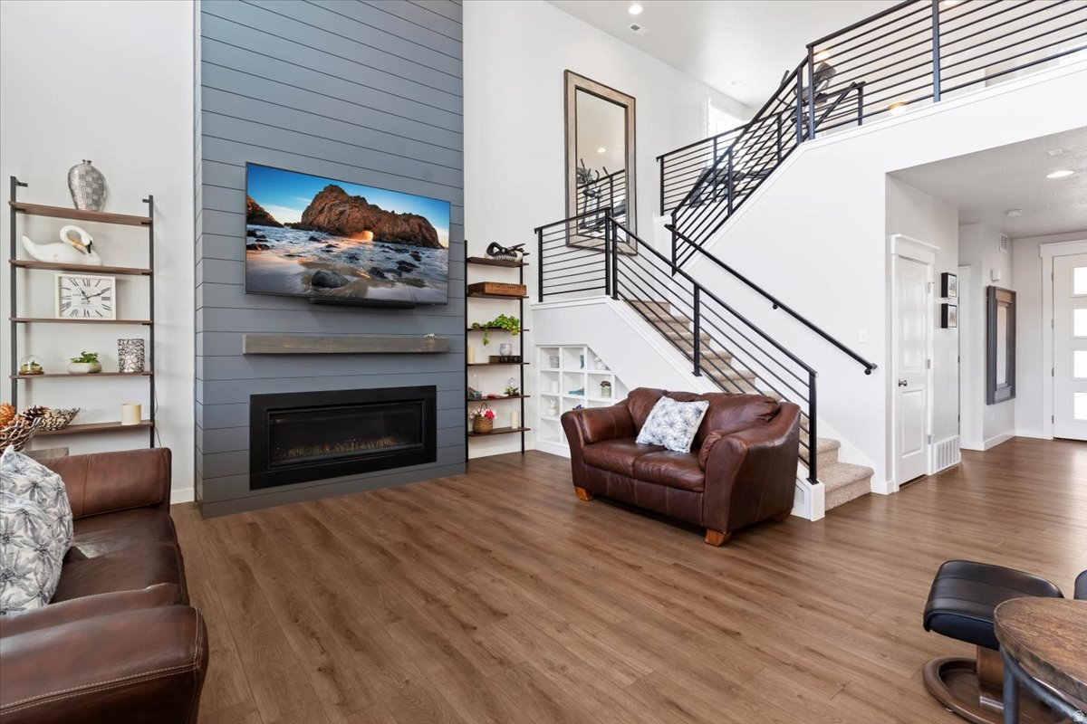 PARKVIEW AT SHORELINE - Residential