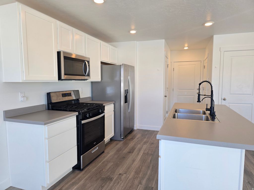 Photo of 26 N WAYNE WAY, Grantsville, UT 84029 (MLS # 2145364)