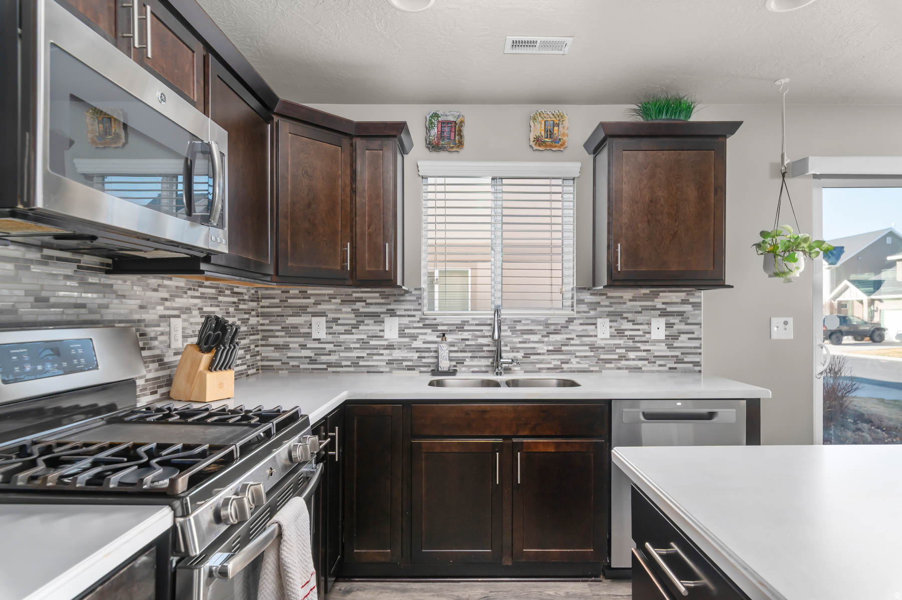 MAYFIELD - Residential