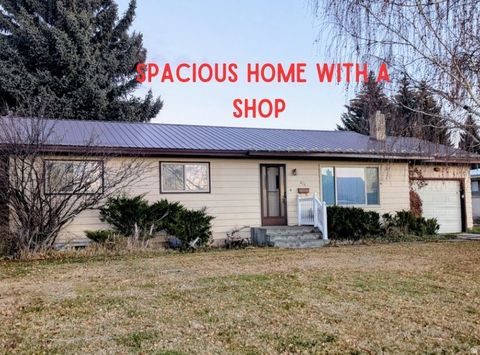 Homes For Sale - 416 N 5th St<br/> Montpelier, ID 83254