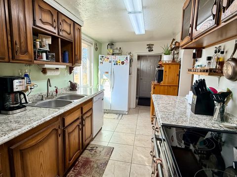 Tiny photo for 345 N 400 E, Bountiful, UT 84010 (MLS # 2135383)