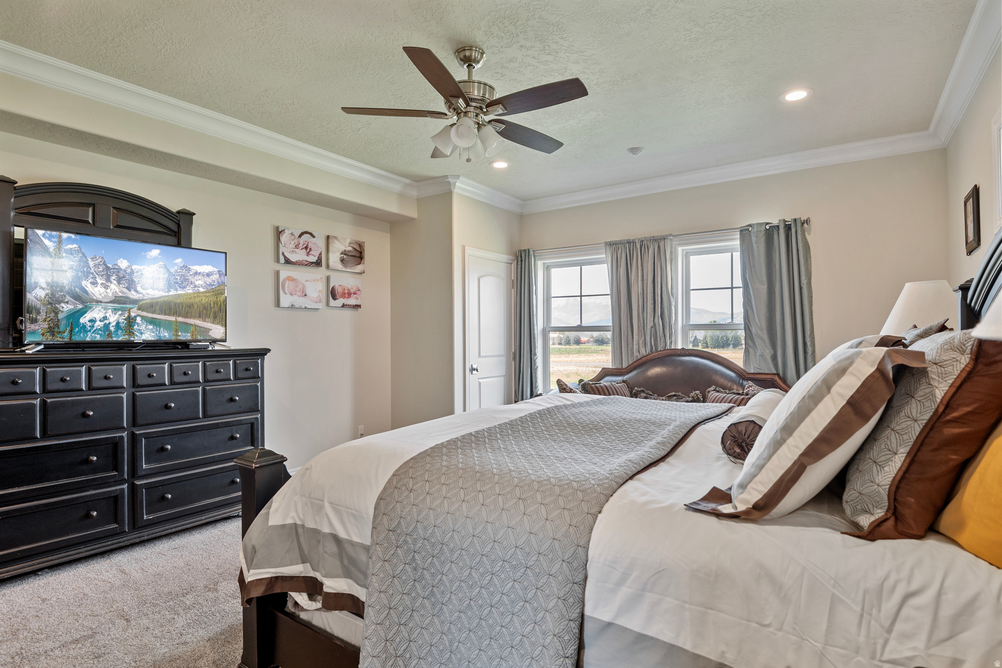 THREE FARM ESTATES - Residential