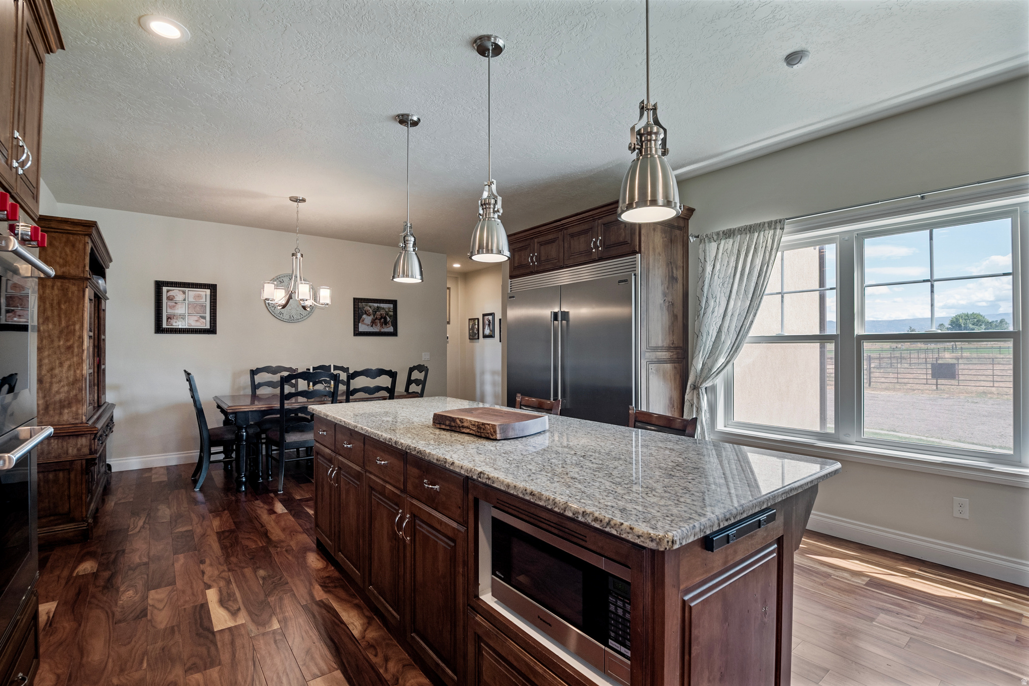 THREE FARM ESTATES - Residential