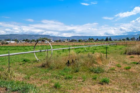 Tiny photo for 364 W 3000 S, Daniel, UT 84032 (MLS # 2147850)